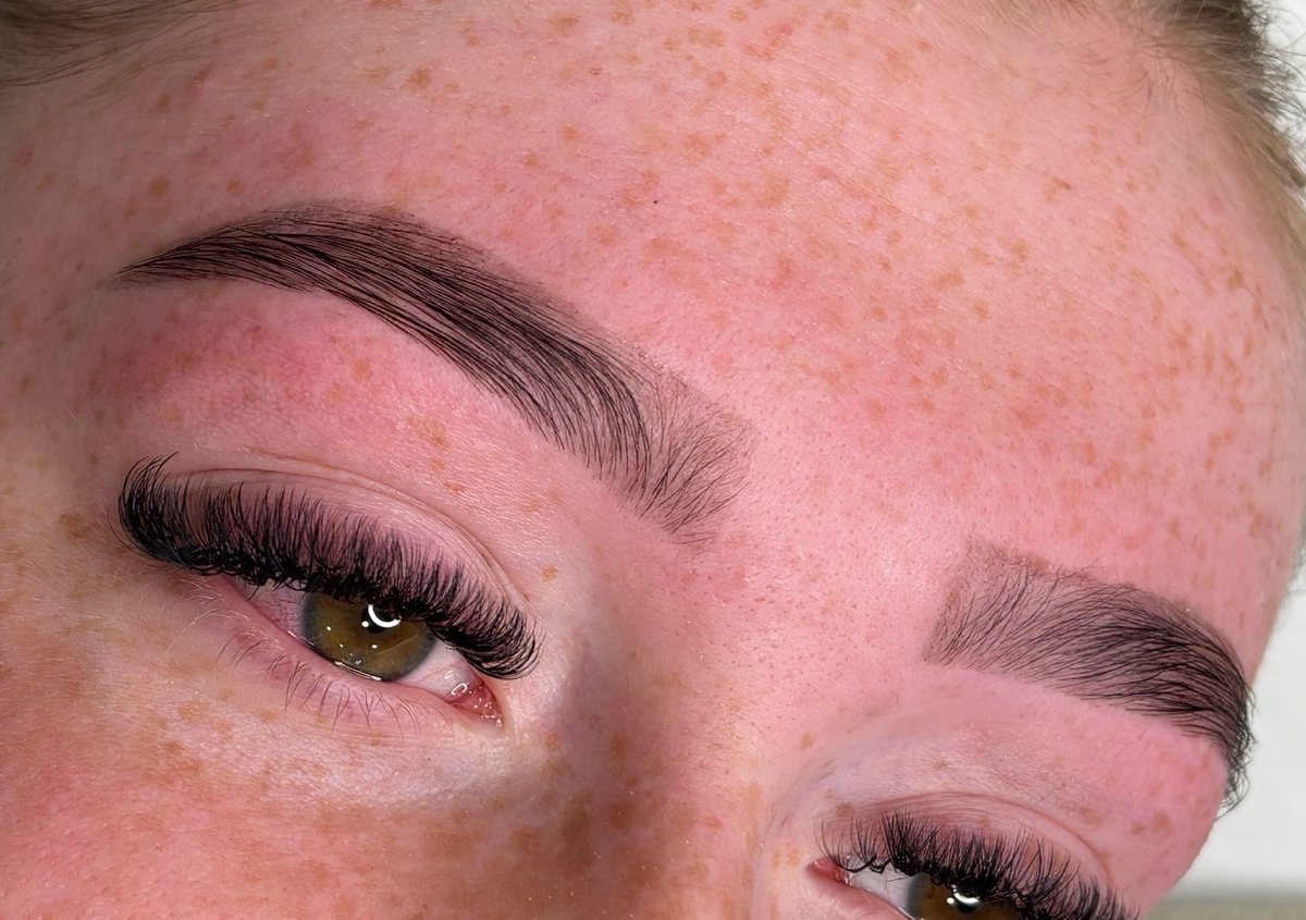 Brow wax & tint 
