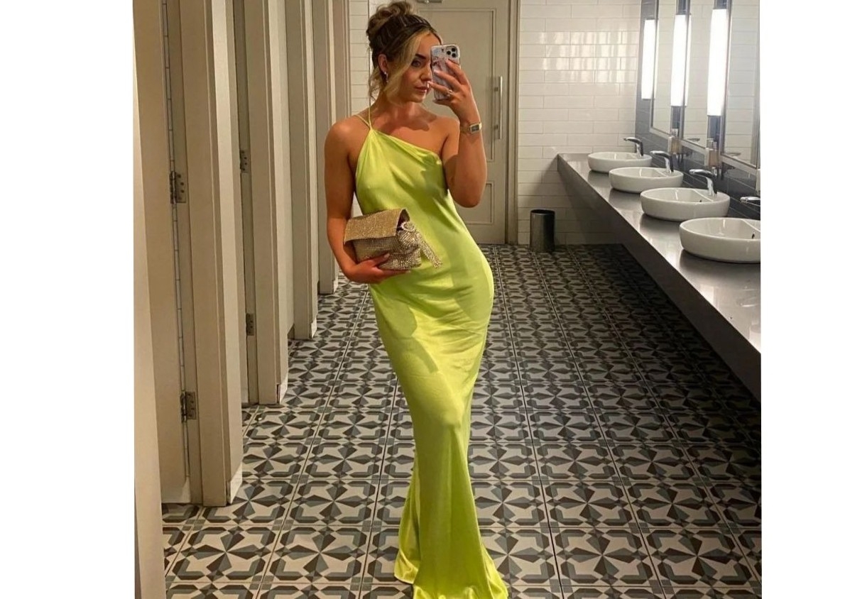 Full Body Spray Tan (Patch test required. Please note you cannot have waxing or tinting on the same day as a spray tan).