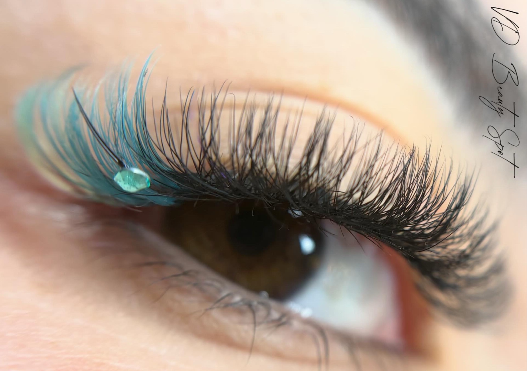 Color lashes
