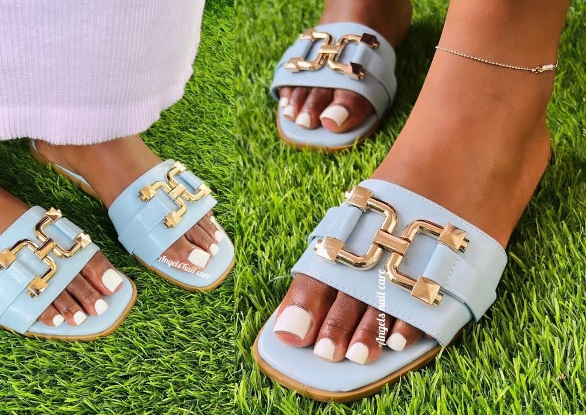 Solid colour Gel Pedicure (no tips)