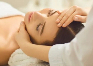 Korean GLOW Facial (with dermaplaning)