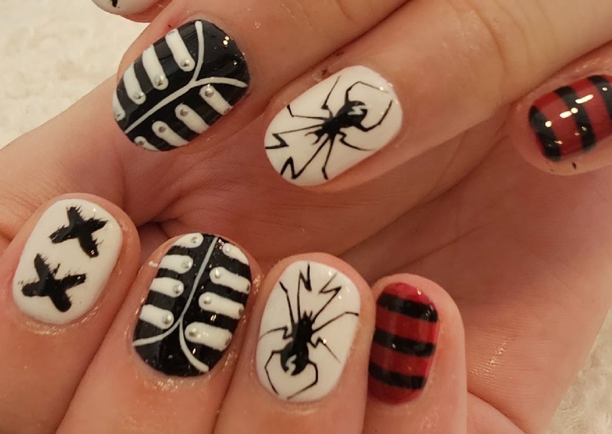 BESPOKE NAIL ART!  Very detailed multiple nail designs each nail! (2/3)