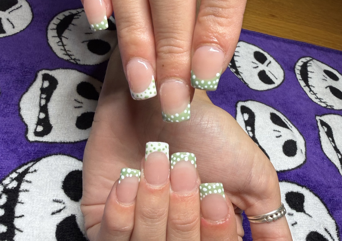Simple nail art with Georgina 