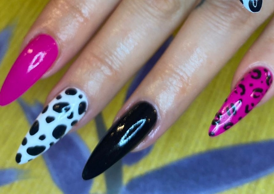 Nail art to be added with any nail treatment per 15 mins detailed. (4 nails maximum!)