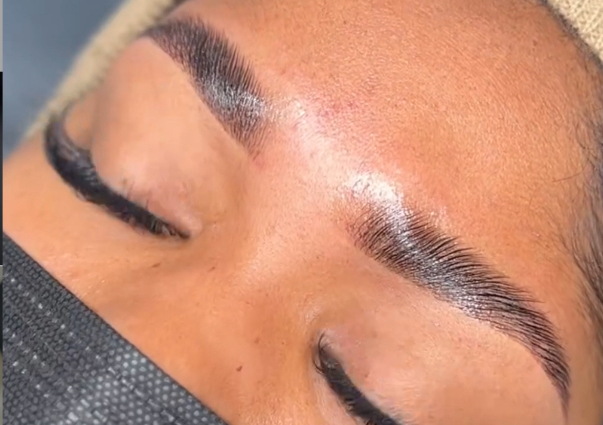 BROW LAMINATION DELUX (This Service Include Jelly Mask Brow Mapping Shape & Tint )
