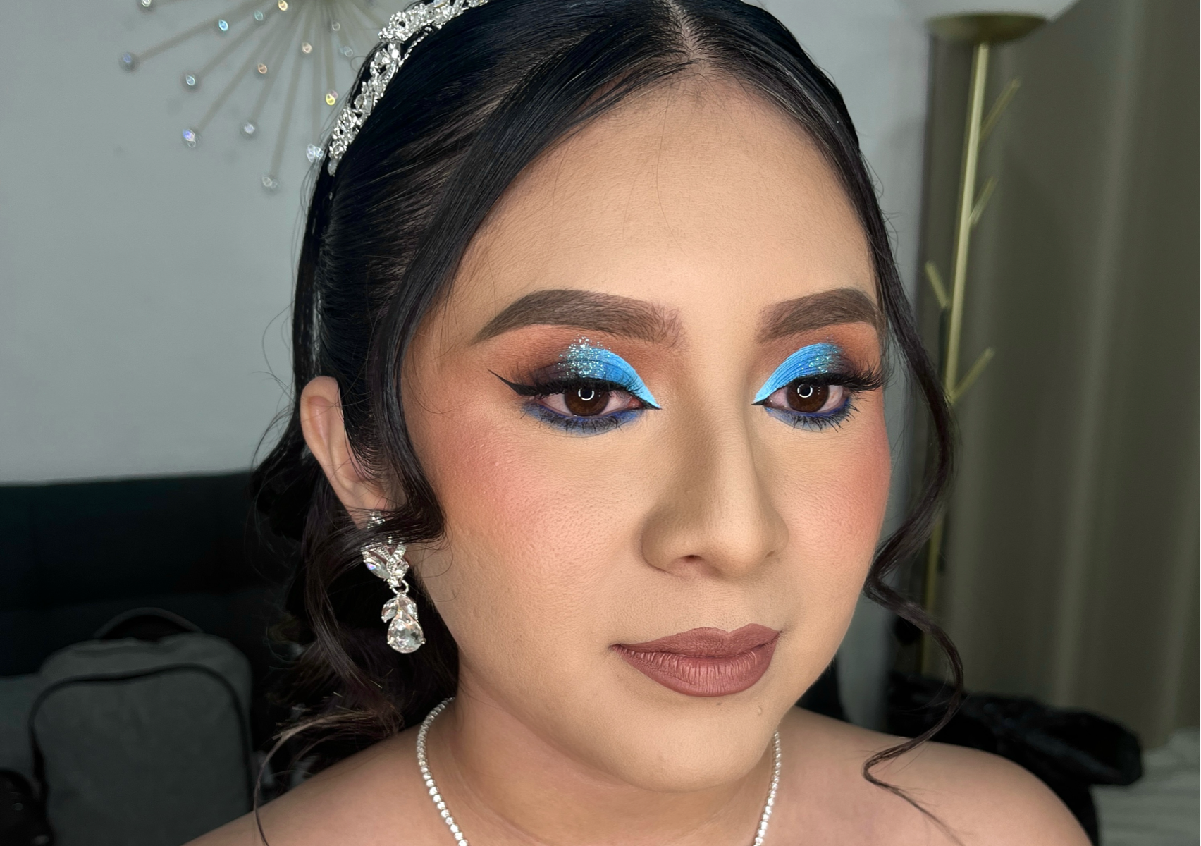 Maquillaje y peinado social