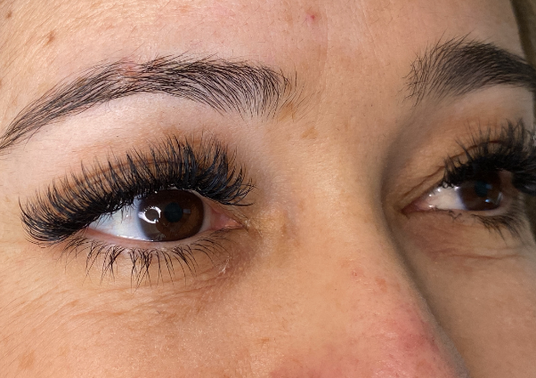 ￼ Pestañas, doble, volumen o rusas ￼