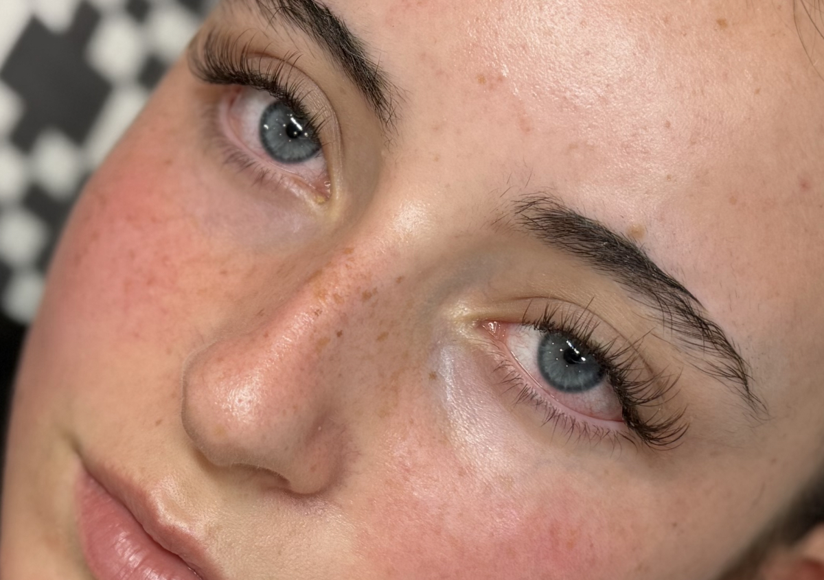 Brown classic lashes