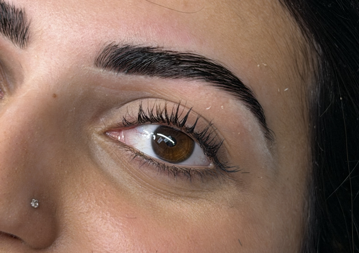 Brow clean & sculpt 