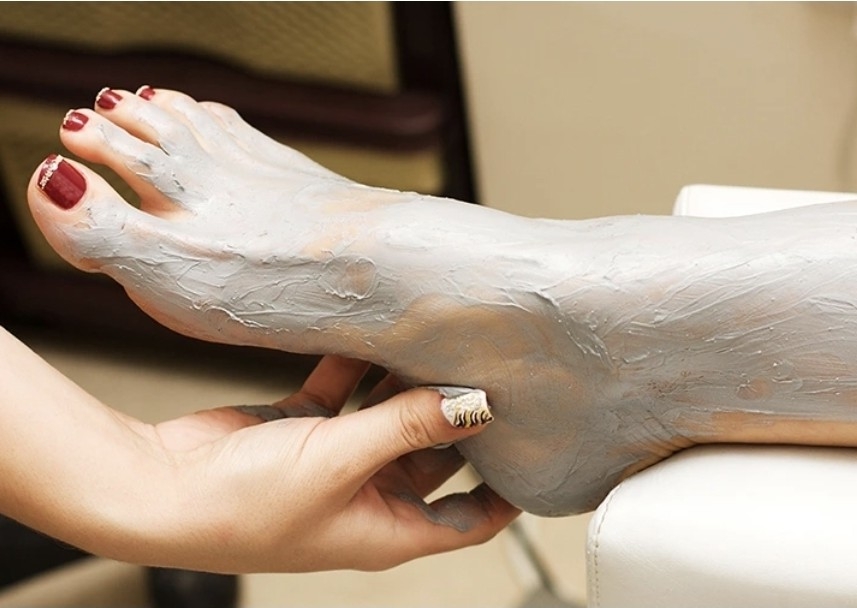 Pedicure with gel polish 