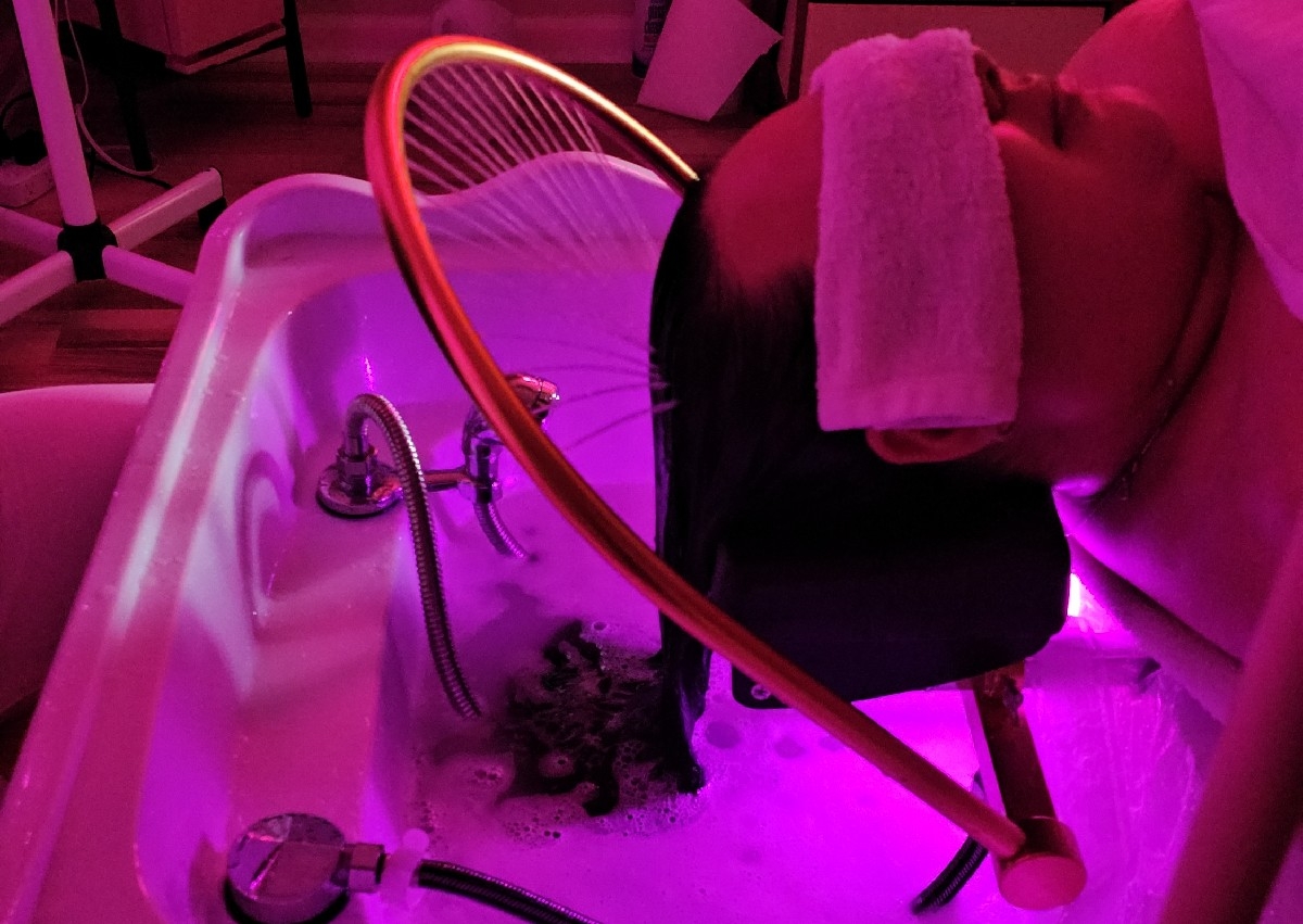 BARBIE'S GLOW HEAD SPA 