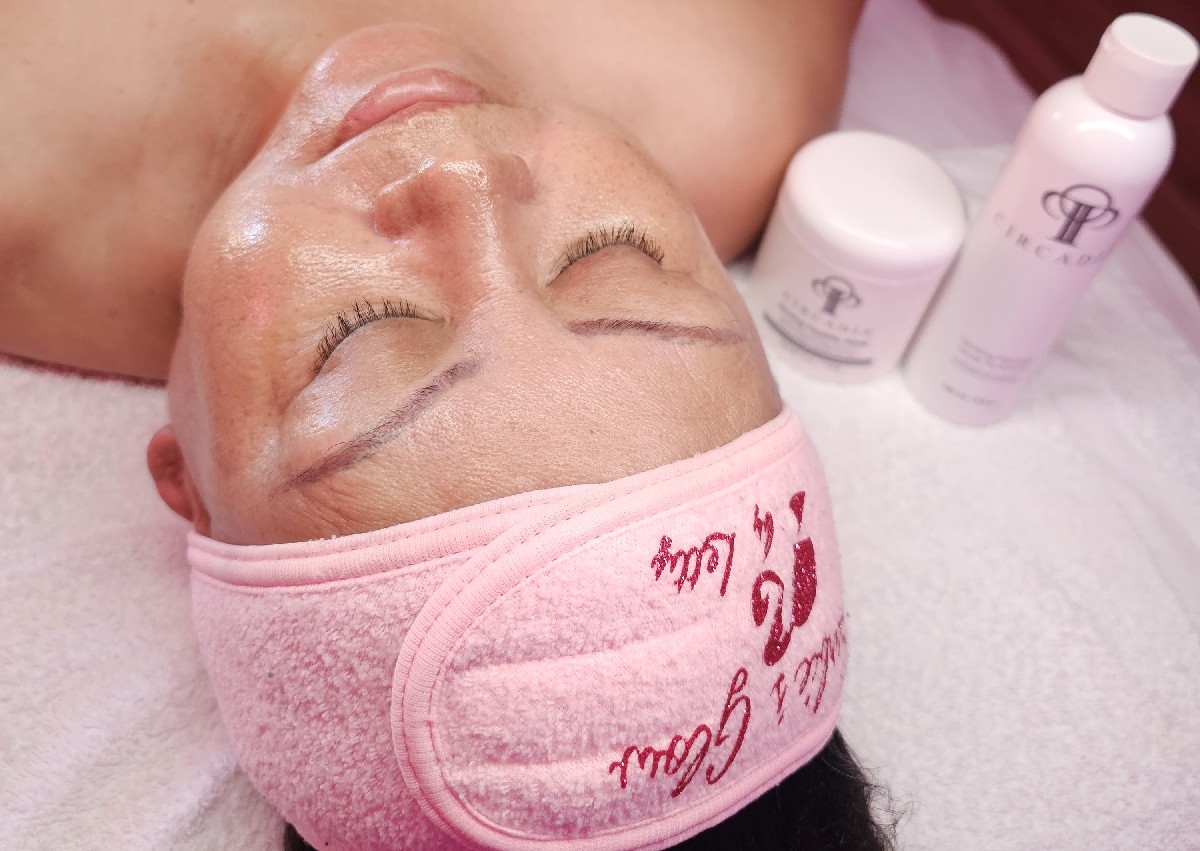 LUXE Lift Facial ✨️