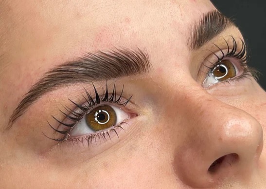 Brow Lamination + Wax/Brow Henna Tint