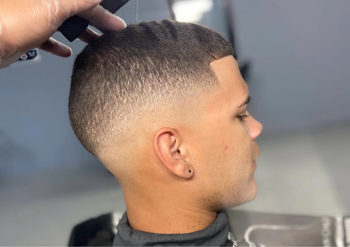 Corte  sin barba y sin cejas 