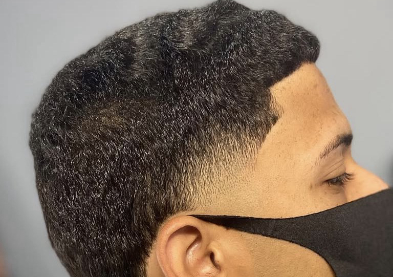 Refinado en las patillas sin barba ni afeite 