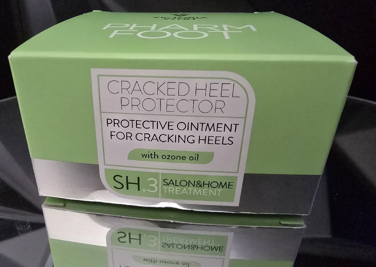 Cracked heel protector