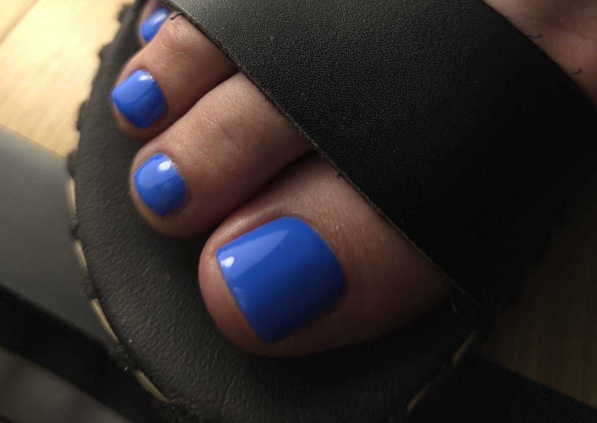Toe nails with normal varnish 