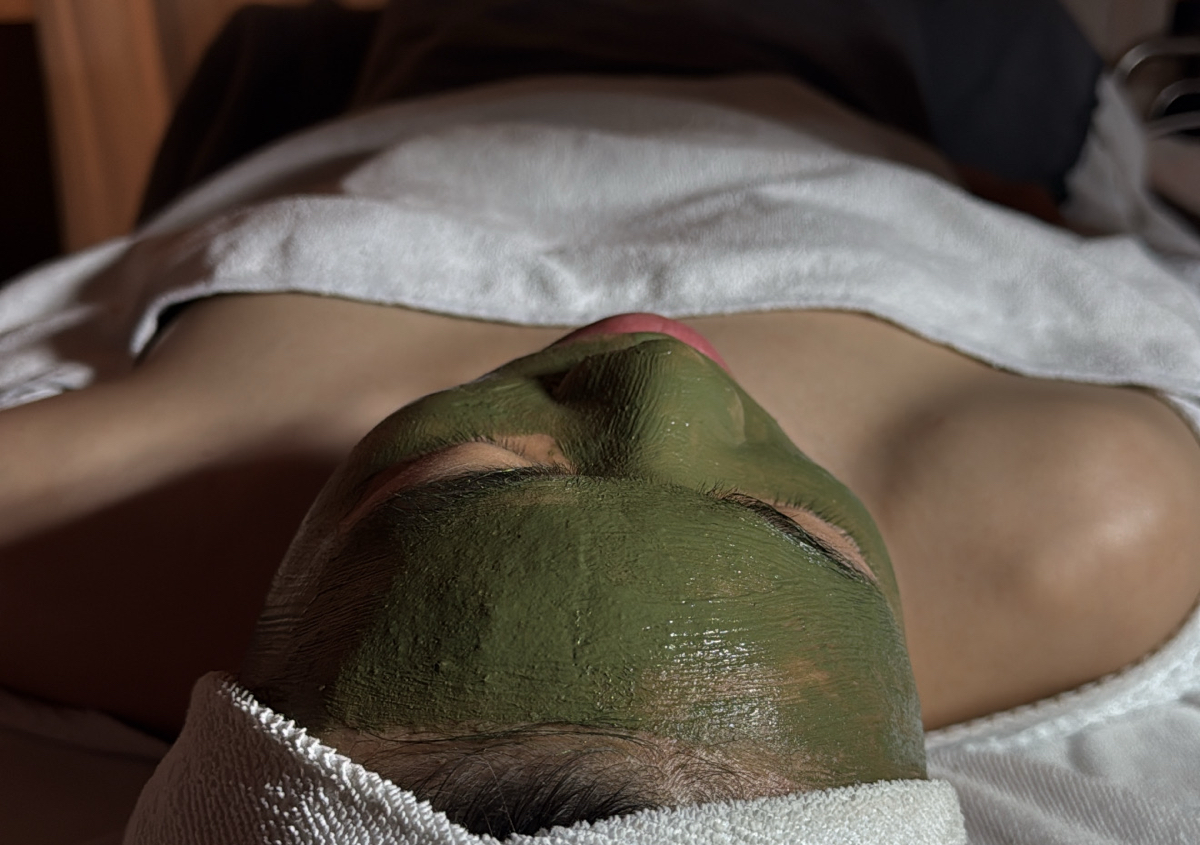 Hydrating Facial (2/2)