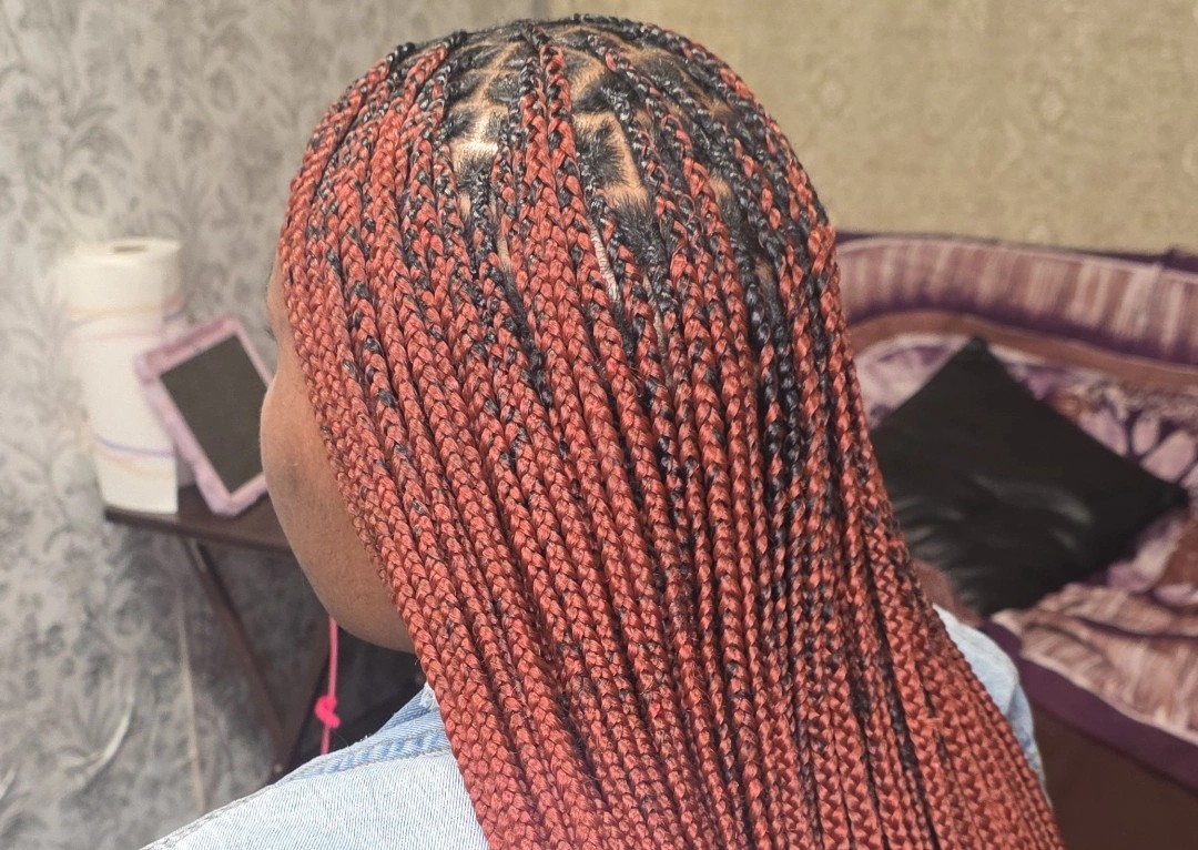 Small Knotless braid 