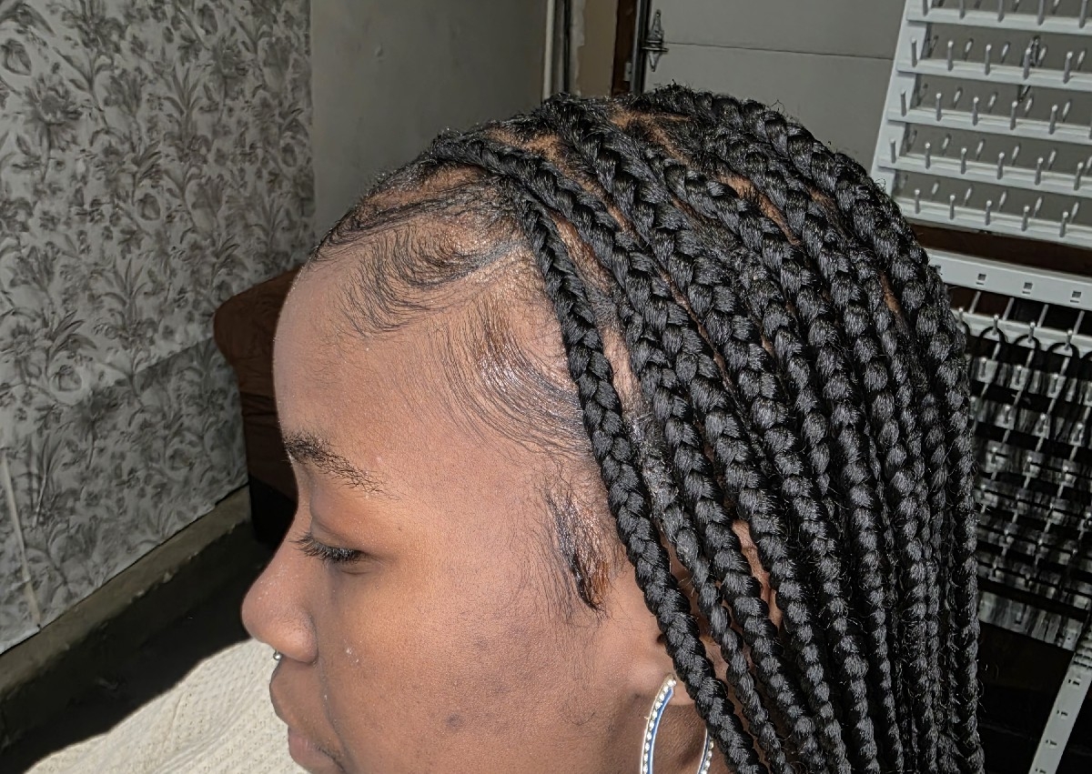 Small large knotless braid 