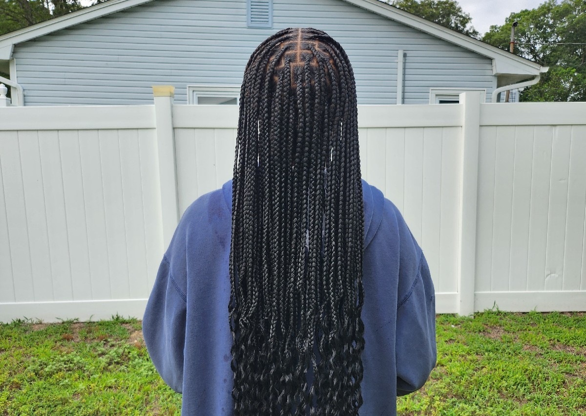Medium knotless braid 