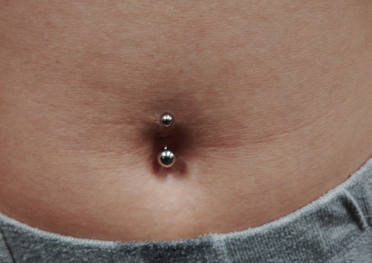 Belly piercing 