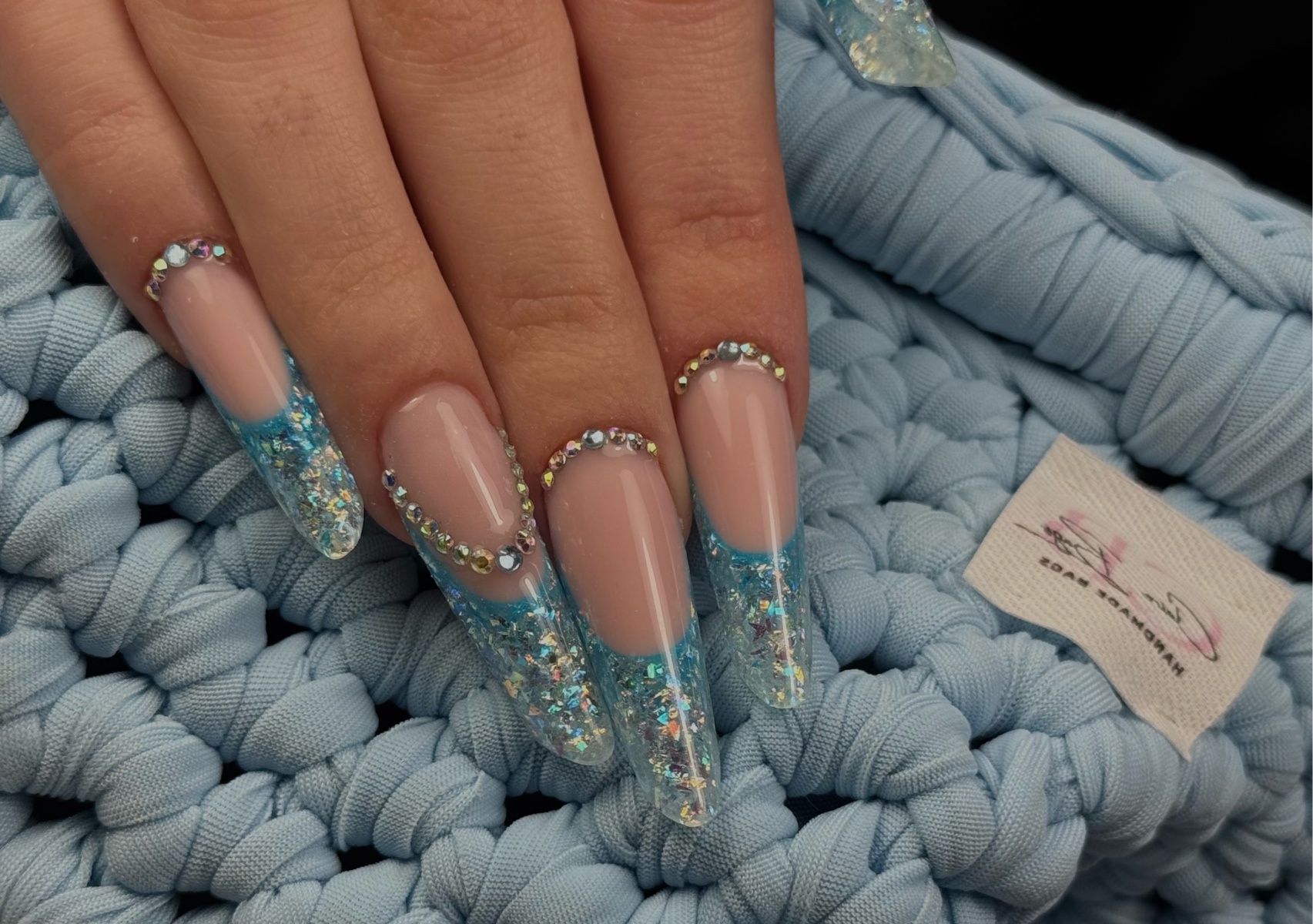 Ricostruzione mandorla russa sottovetro 