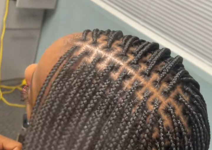 Small knotless mid back length 