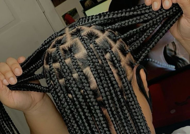 Medium Knotless