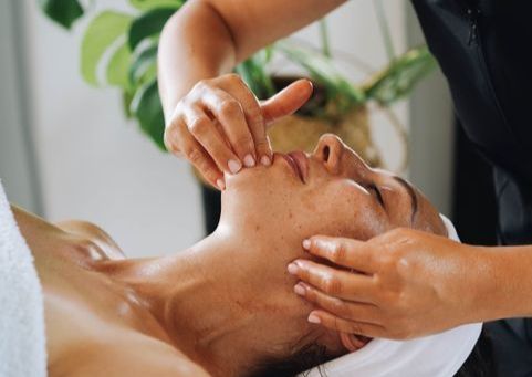Morning Dew Lymphatic Face Massage 30 min.