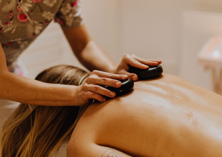 Hot Stone Massage 75 Min.