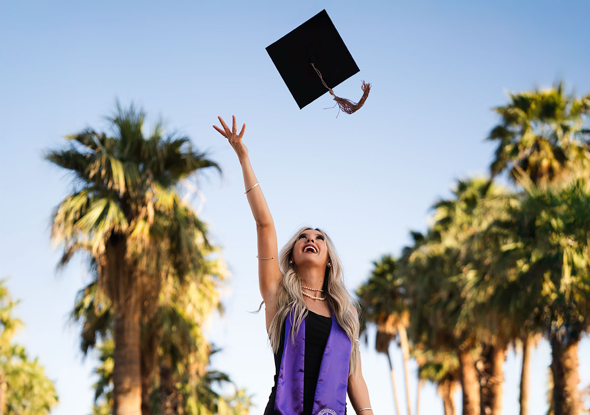 GRAD & SENIOR PORTRAITS