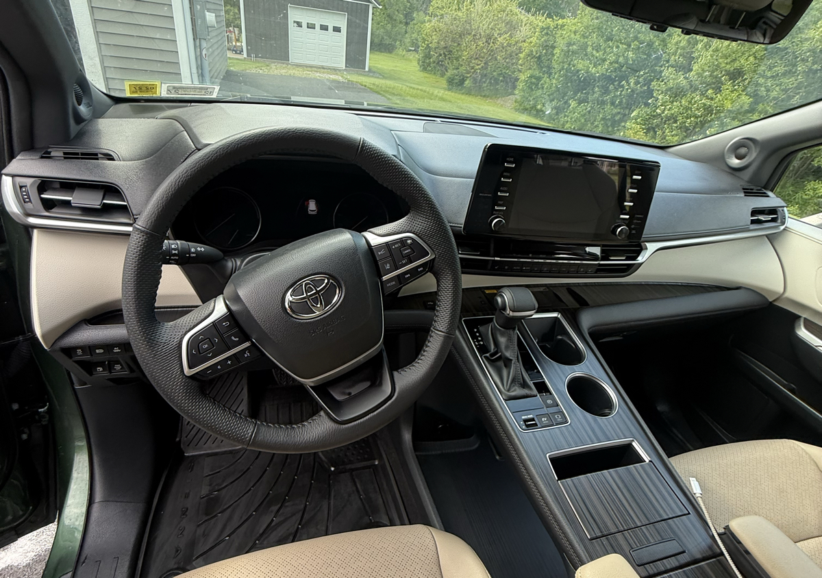 Mini Van/ Large SUV Interior  (1/4)