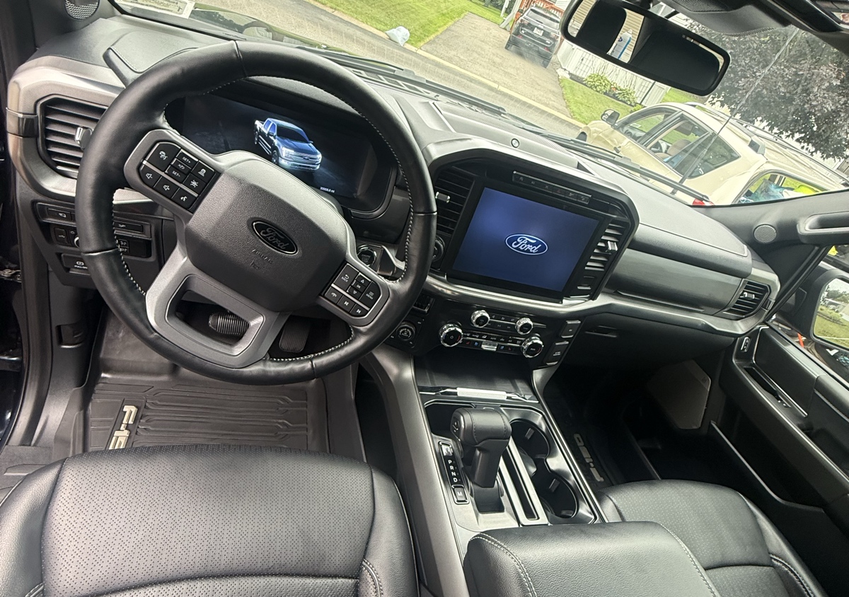 3 Row SUV/ Truck Interior  (1/3)