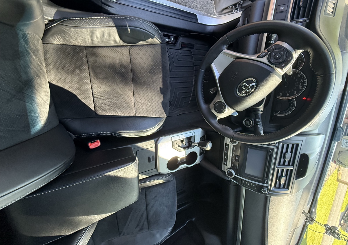 Sedan Interior (1/3)