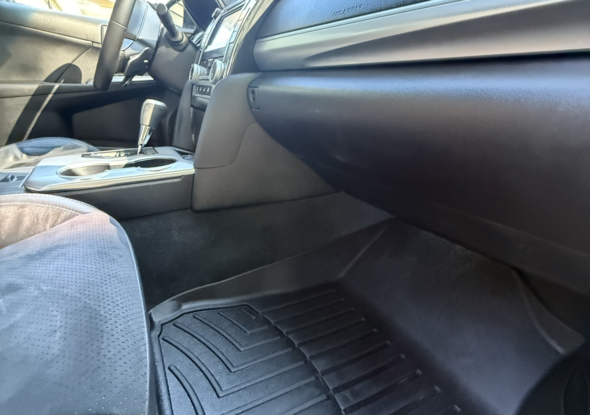 Sedan Interior (3/3)