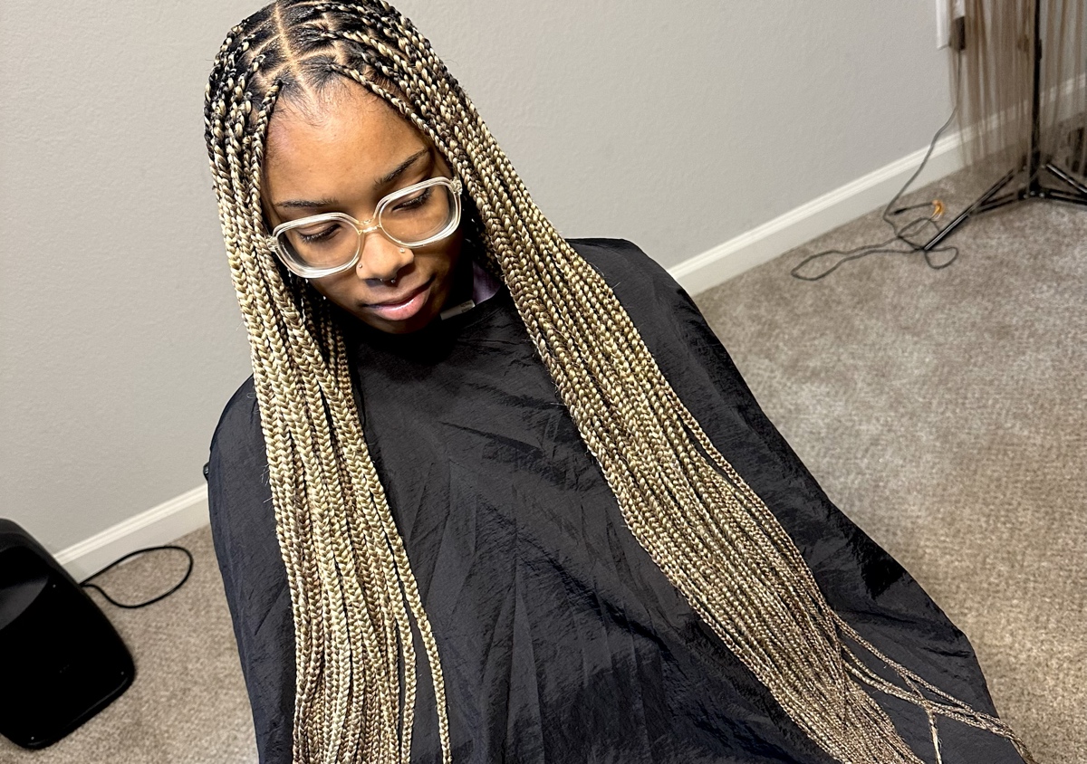 smedium knotless*hair included