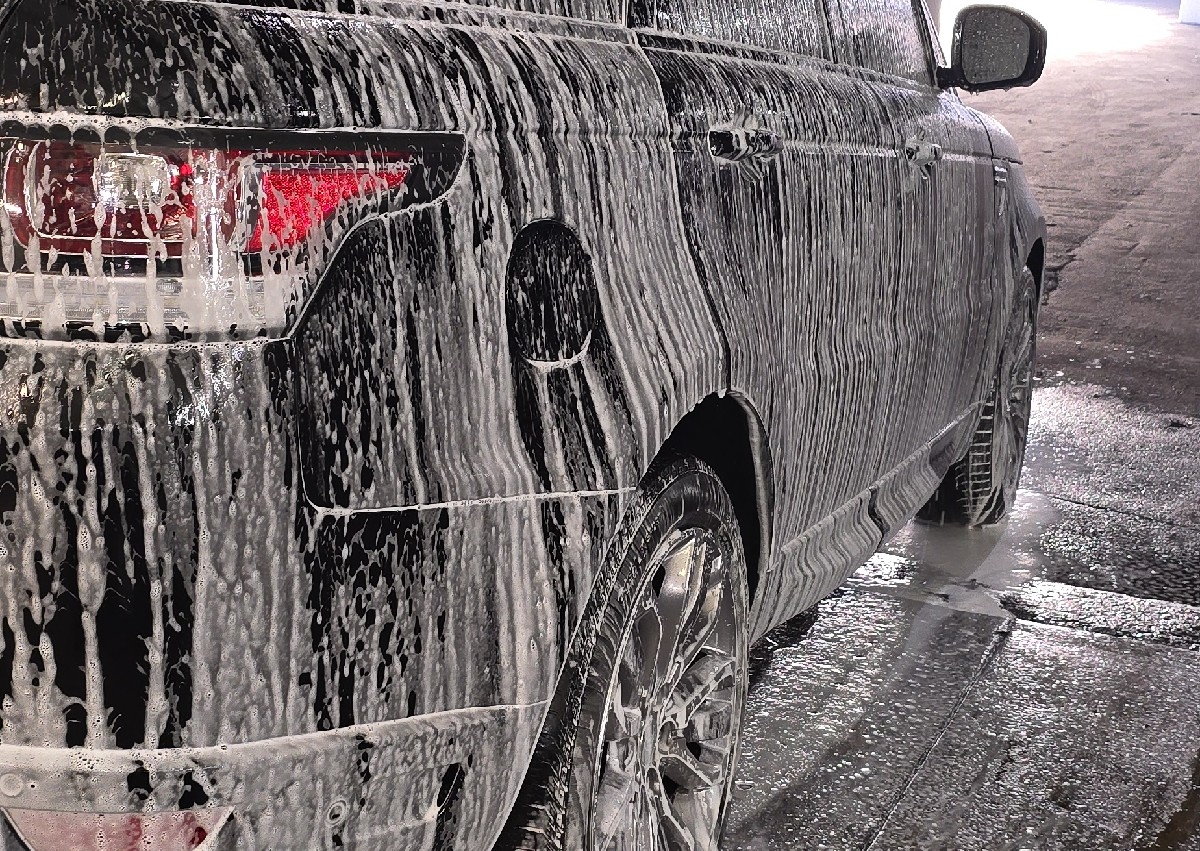 Special hand wash Cars & Trucks Tuesday-Thursday