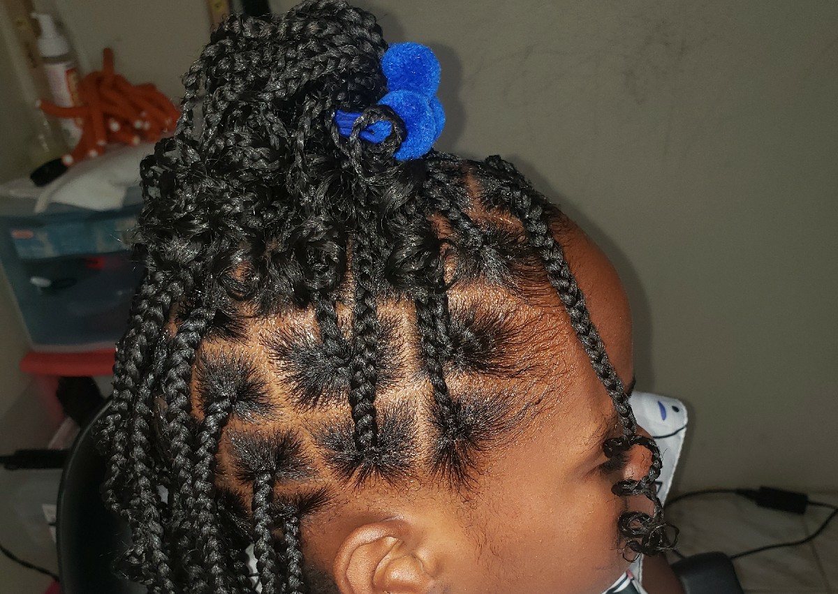 Kids large knotless hair included ages 7-11