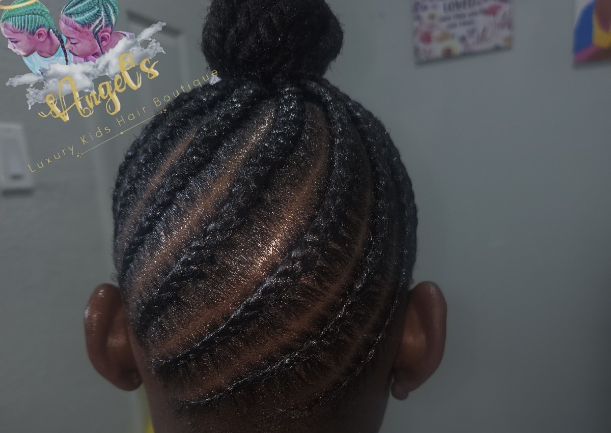 Girl braids with natural hair (Wash and treatment included)