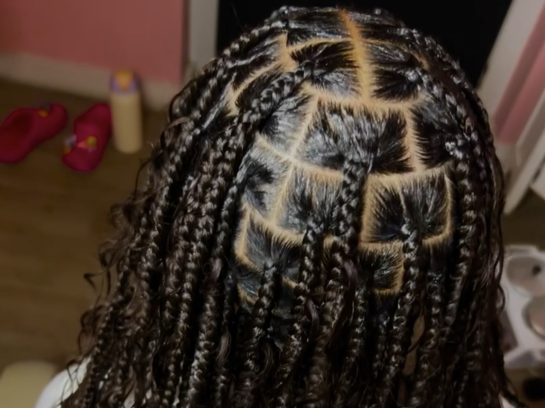 Medium Knotless Braids 