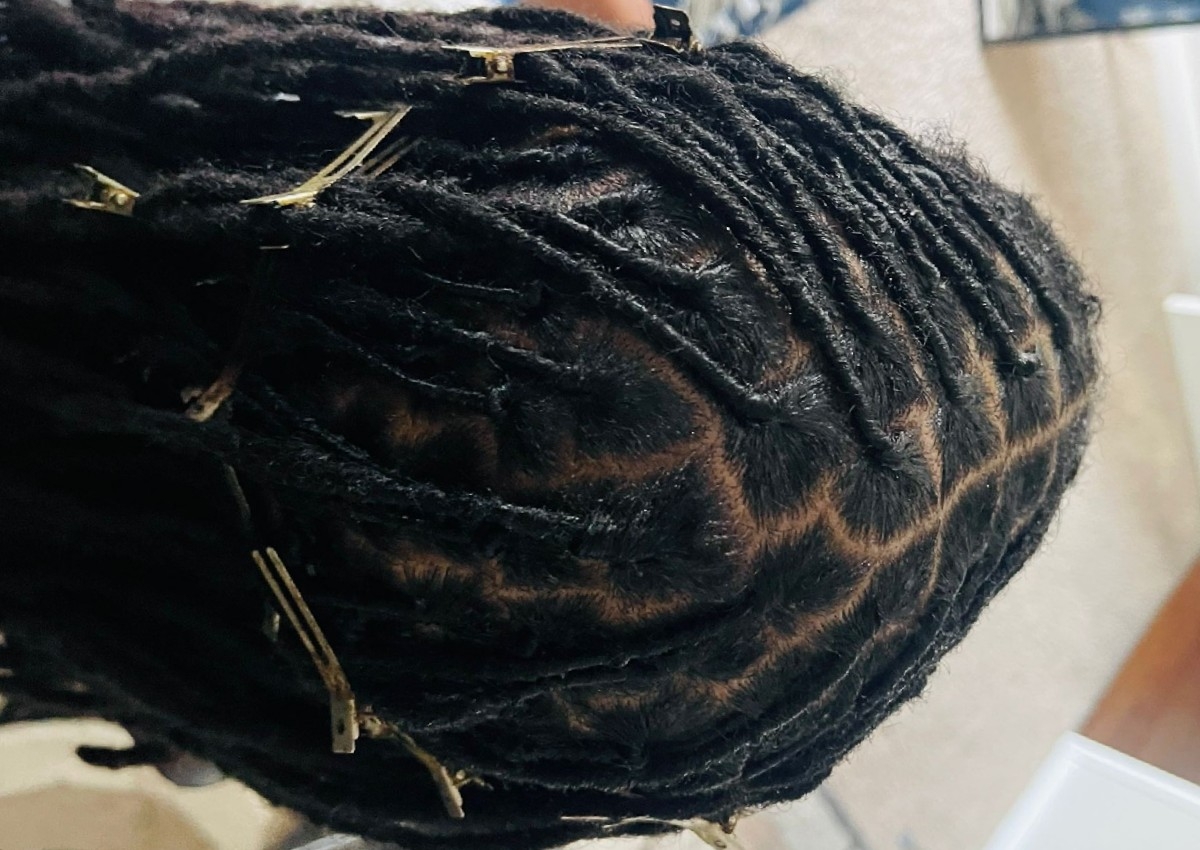 Loc retwists (half cut)