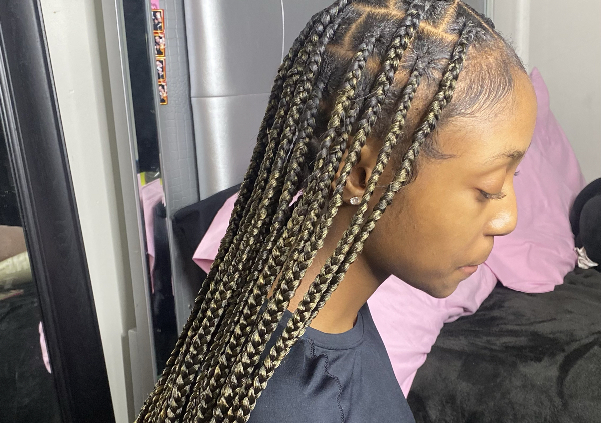 Medium Knotless Braids 