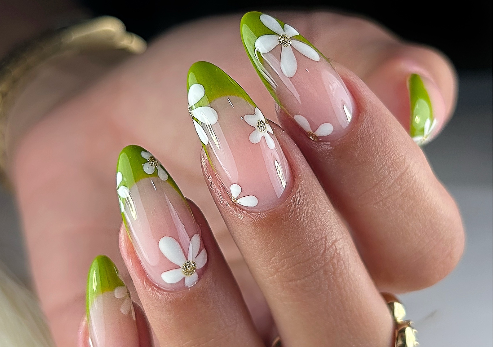 Gel tips en manos