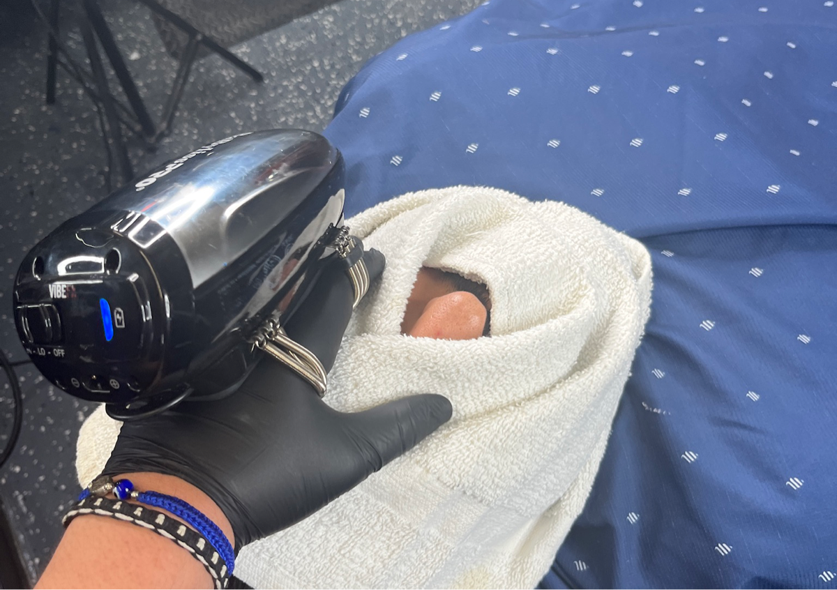 Facial massage 💆🏽‍♂️