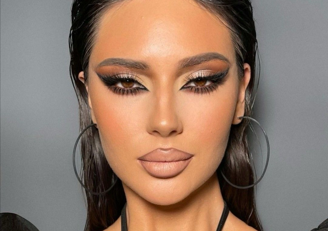 Full Glam Experience  Bold, sculpted, and unapologetically glamorous.