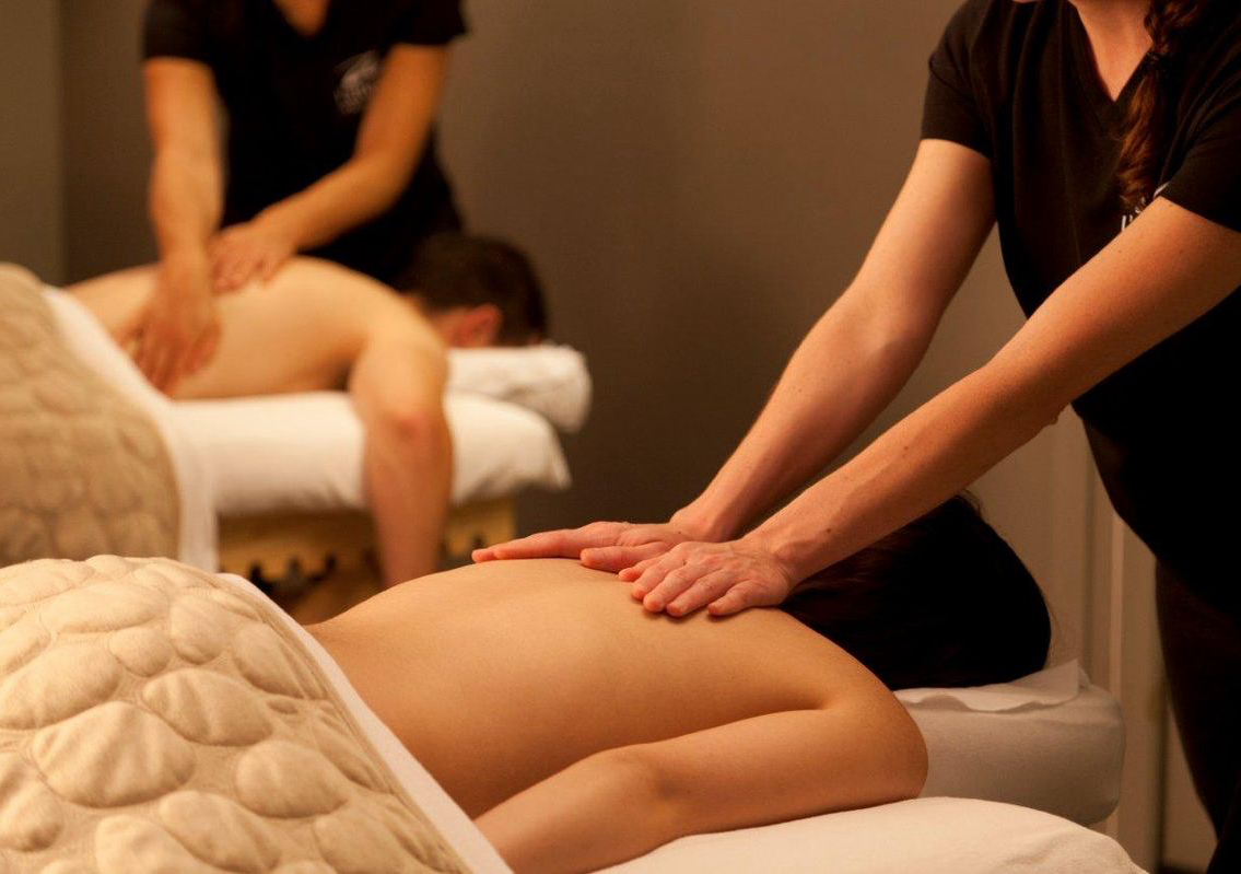 Couple massage 