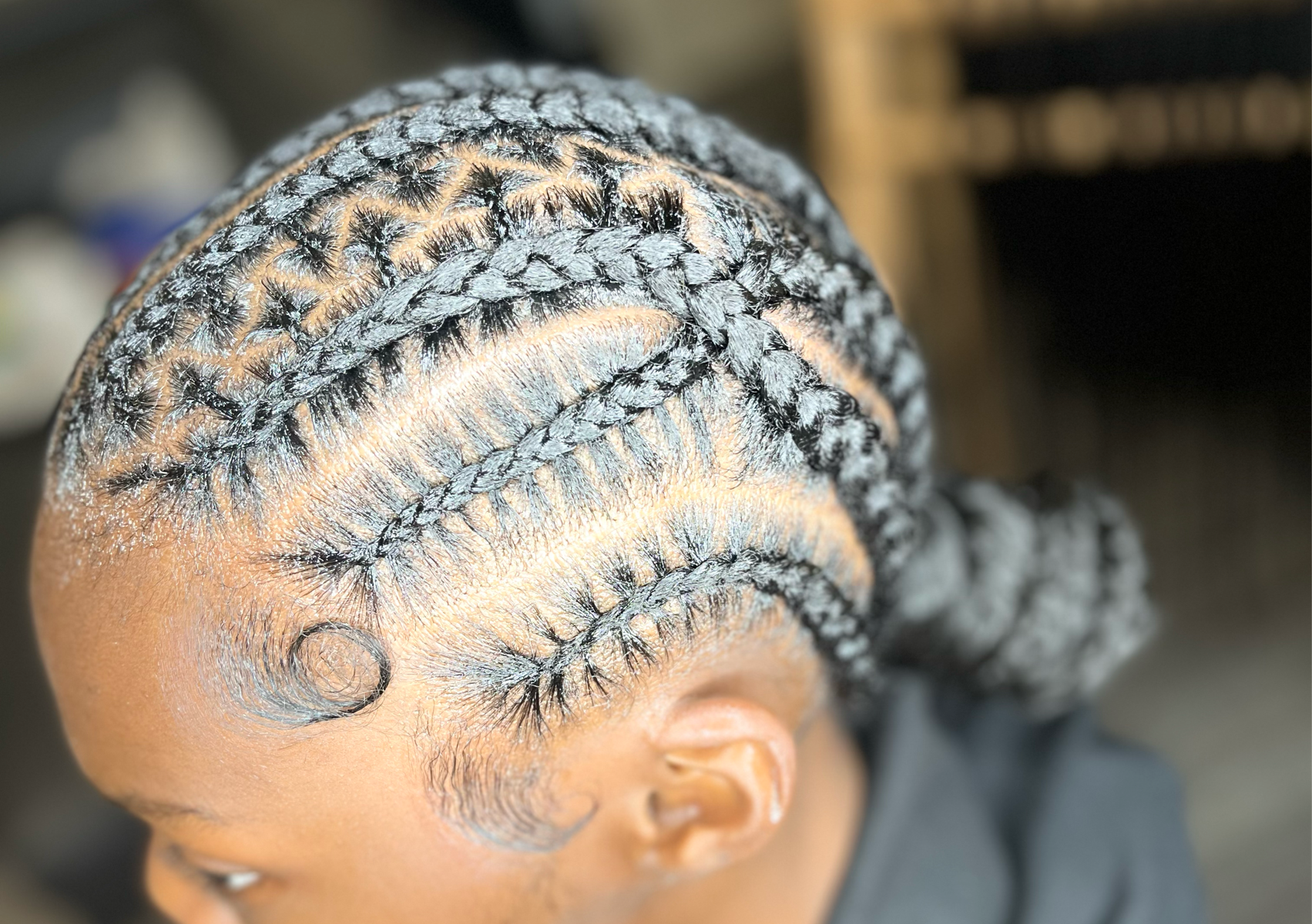 Large Feed in Braids (4-8)
