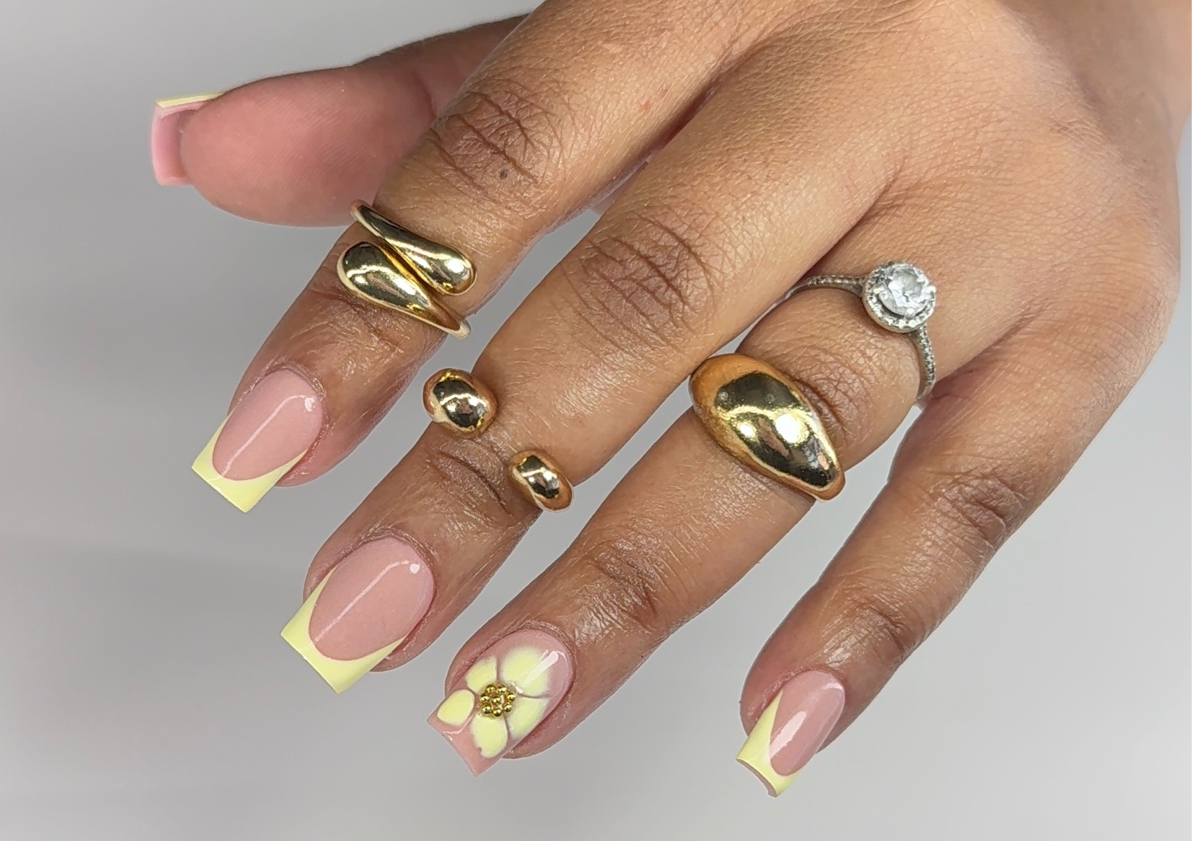 Square french& blooming flower