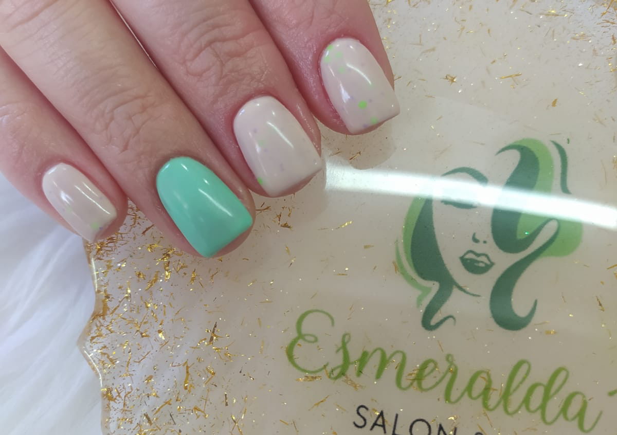 Gel permanente (personalizado) en manos